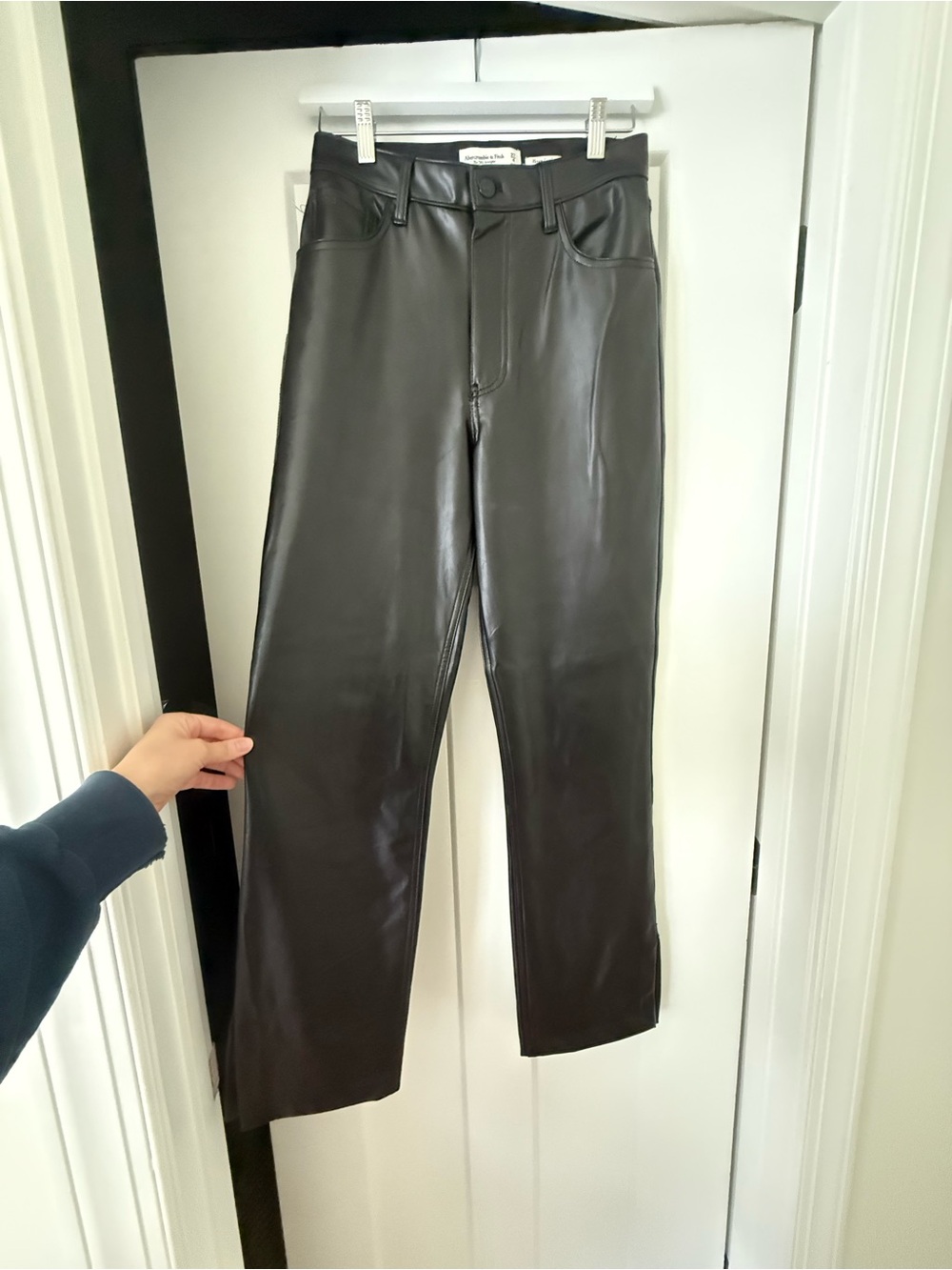 Abercrombie 90s faux Leather Straight-Leg Pants